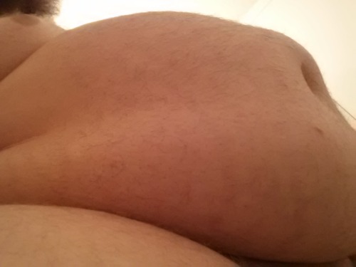 secret-mutual-gainer:  Iâ€™m just about ready to burst! I need someone to rub my belly and feed me more. I need someone to whisper words of encouragement into my ear as she forces me to continue eating. There has to be someone out there who is willing