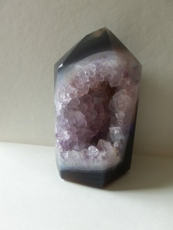 amber-skies-with-dragons:  Uruguay Amethyst in agate.  