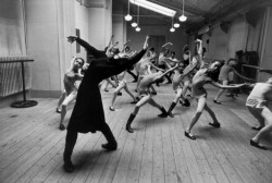 barcarole:The Paris Opera Ballet School in 1976, by Guy Le Querrec.