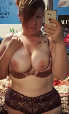 overweight-sexy-bitches: Name: ElizabethPics number: 46Looking