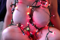 nicegirlwrongplace:  decorating  Please come decorate my room