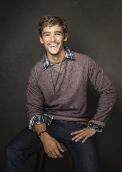 Brenton Thwaites 