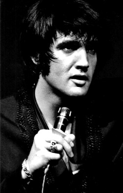 presley-elvis:  Live in Las Vegas, 1969. 