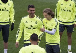 hotfamousmen:  Cristiano Ronaldo and  Luka Modric  