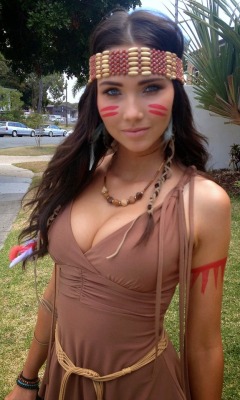 cosplay-ladies:  Amazing Pocahontas Cosplay http://tiny.cc/nuqtiy