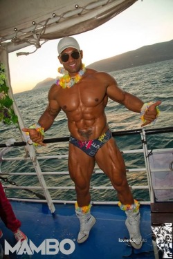 welcometomuscleville:  You will get laid on this cruise.