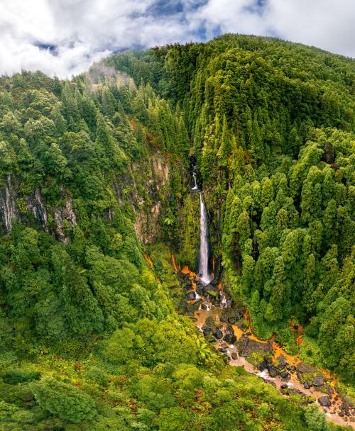 amazinglybeautifulphotography:Vale das Lombadas on the Azore