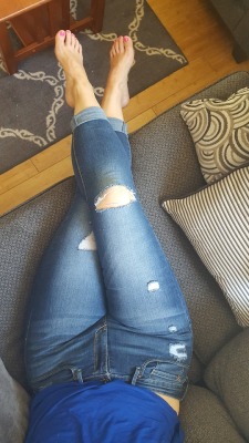 myprettywifesfeet:  My pretty wifes sexy curves and precious