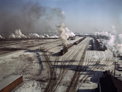 historicaltimes:  Chicago rail yard, December 1942, by Jack Delano
