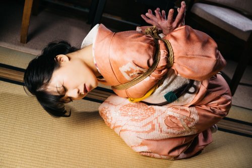 justscreenshots:Shibari & Photo Haruna Model Kasumi Hourai