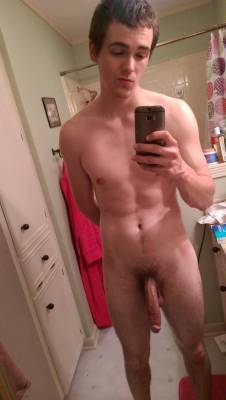 naked-straight-men:  Ladies I don’t know if you heard. But