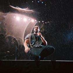 wordonrd: DRAKE WINS CROSSOVER ARTIST OF THE YEAR AT 2015 BILLBOARD