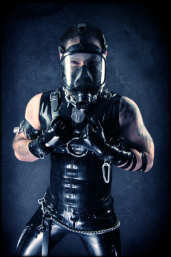 the-alley:  Rubber Party tonight