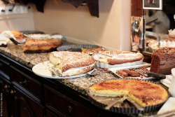 timefliestoday:  Dessert at the Café Le Loir dans la Théière