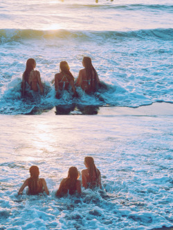 vibinthewaves:  fun at sunset 