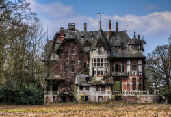 steampunktendencies:  Chateau Nottebohm, municipality of Brecht,