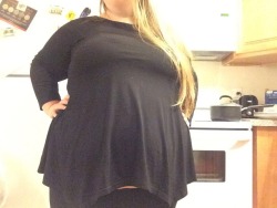 bigbellylover919:Stuffed and still eating lol. (This is the outfit