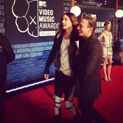 theletobrothers-blog:  We love @jaredleto’s rock look! #Instarazzi #VMAs