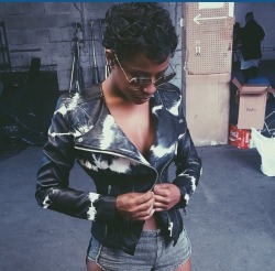 awkwardbeatrice:  taylorxmanii:  yattiyatti:  Dej Loaf aka Deja😍