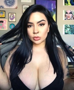 bluntxxxprincess:  i should have cum on my face drool  dripping