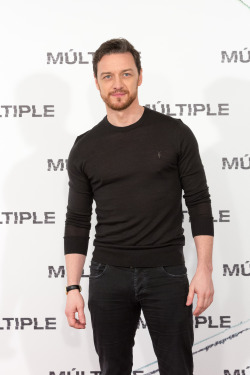 fuertecito:  James McAvoy at the Split photocall in Madrid,