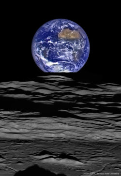 maxlikesit:    Earthset from the Lunar Reconnaissance Orbiter