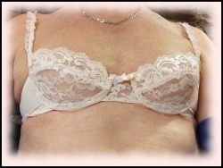 This bra is cute, too ! ;) ♡♡♡