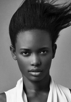 crystal-black-babes:  Beautiful Black face: Nia Shante - Ebony