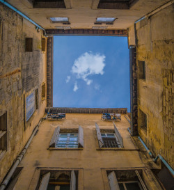 justenoughfocus:  Montpellier Courtyard If you walk the narrow