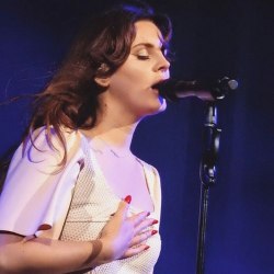 pinupgalore-lanadelrey:    Lana Del Rey performing in Tinley