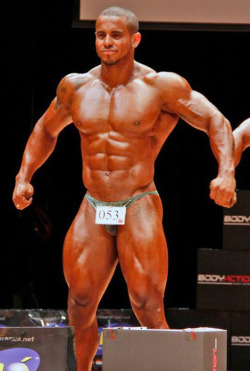 buildingthebodybeautiful:  Lucas Coelho