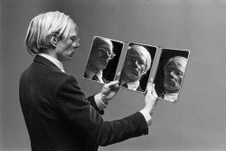 papelcult:  Andy Warhol (1977)Photo by   Philippe Morillon    