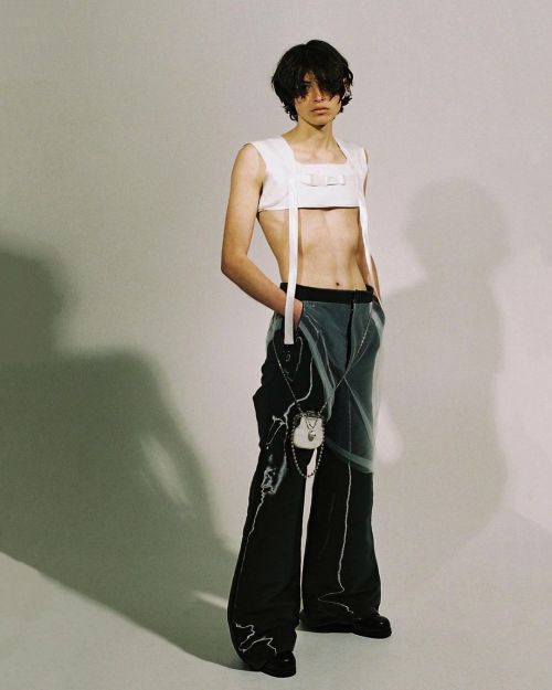 1010ll:https://www.instagram.com/p/CHFC753AICt/ 