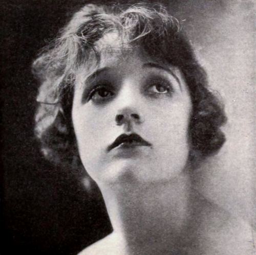 Constance Talmadgehttps://painted-face.com/