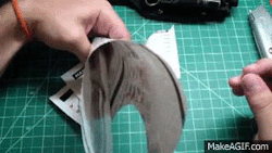 cannot-kill-the-sun:  ash-ko:  What a 踰 knife can do  i find