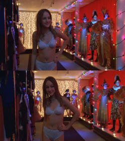 im-turned-on-by-leelee-sobieski:  Leelee Sobieski (from ‘Eyes Wide Shut&quot;)