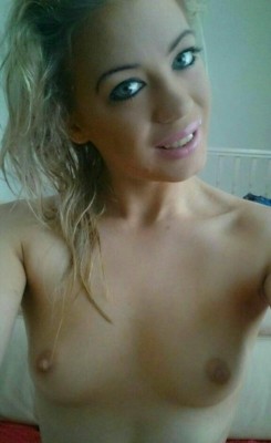 tired-simon:  ‘Hot teen chav slut’  Great submission  Submit