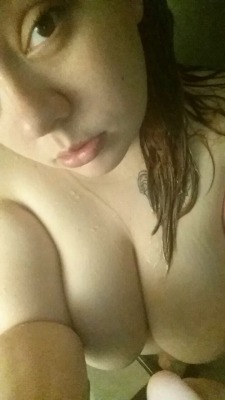 tabbyvondamn:  Sexy shower time, even I love that seductive take