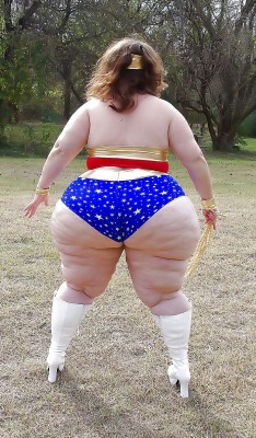 speedygonzalez2:  Wonder Woman Booty