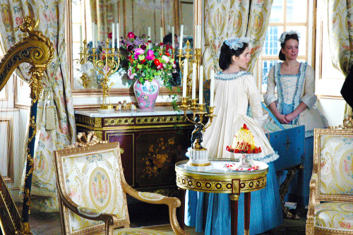 tooyoungtoreign:Marie Antoinette behind the scenes