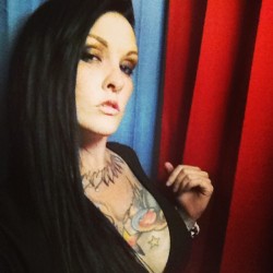 melodiegore:  Another photo selfie #selfie #shaved #fusionextensions