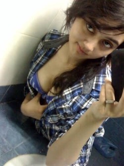 sexysouthasians:  Just Wow  Desi Teen