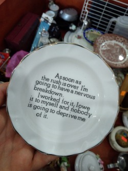 stonebutchcowboy: shiftythrifting:  a very unsettling plate found