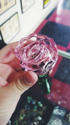 baddestsideofb:  Cute Valentines Day themed hand pipes that just