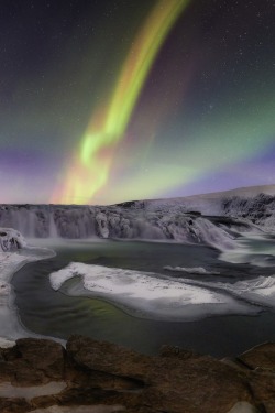 ponderation:  Northern Lights at Gullfoss by e_iluvatar  glorious