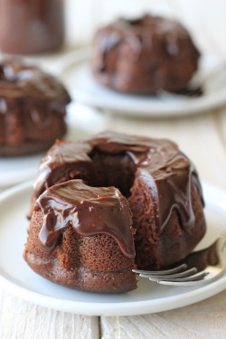 fullcravings:  Chocolate Sour Cream Bundt Cake 