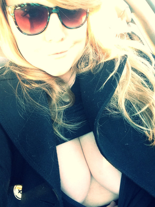 public-flash:  just a little fun during my morning commute! boobie flash! 