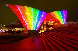 suite-dee-reynolds:  The sails of the Sydney Opera House will