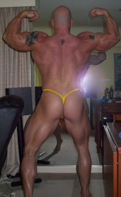 mimuscle:  Thong in deep:)