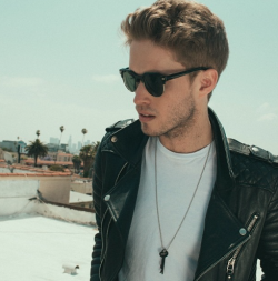 blackleatherbikerjacket:  L.A. low 